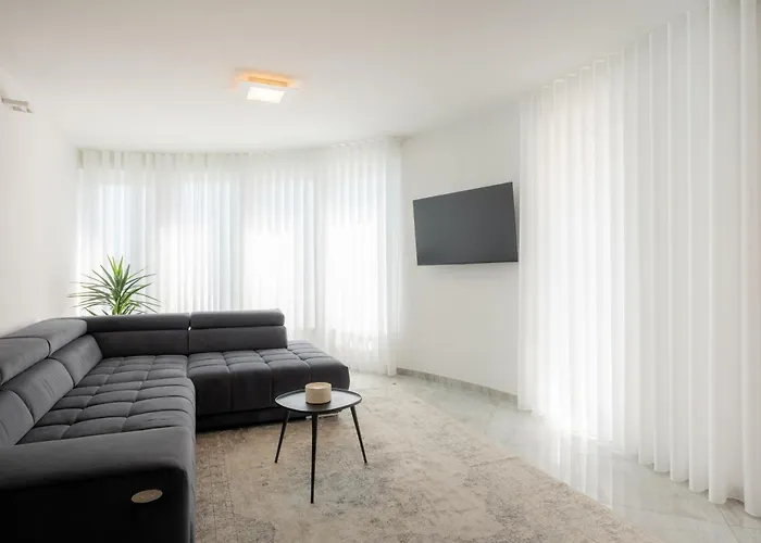 Sea View Apartment By Nono Ban