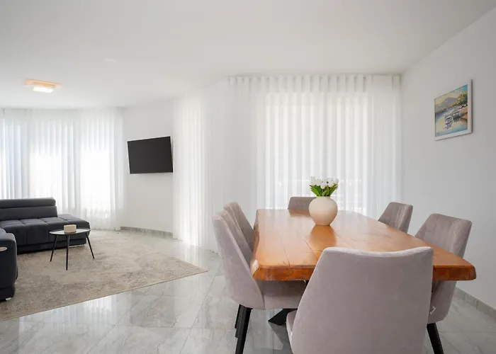 Sea View Apartment By Nono Ban